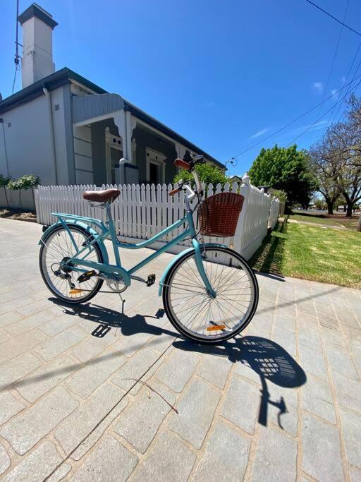 Macleay Cottage With Plunge Pool And Local Arts Dubbo Buitenkant foto